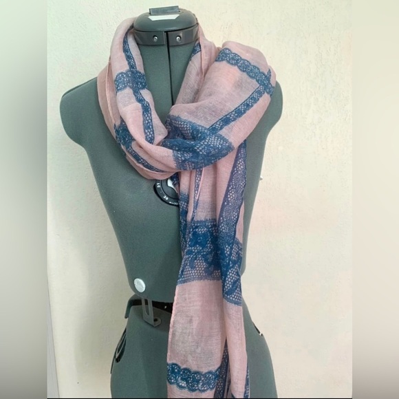 Darice Brand/Pink & Blue Scarf - Picture 2 of 8